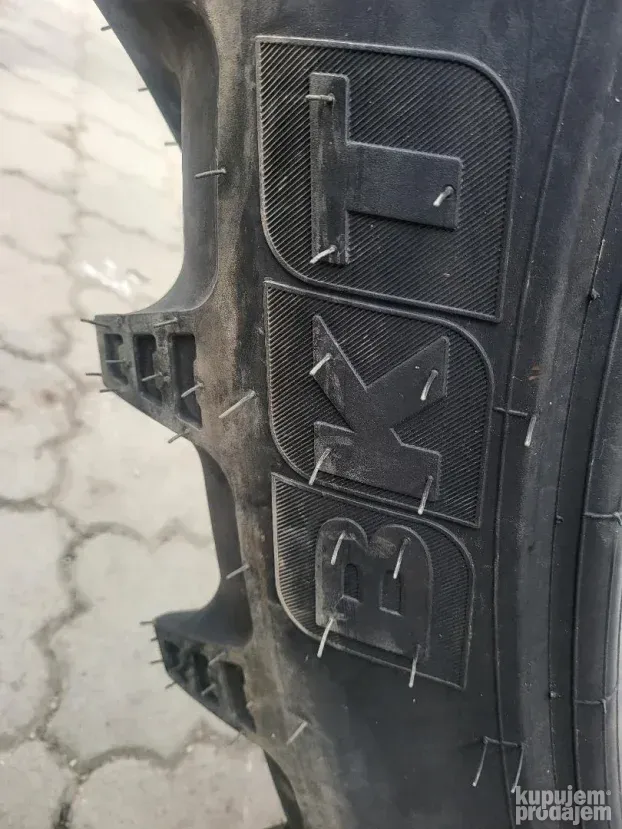 230/95 R48 BKT