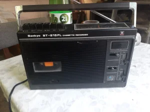 Sanyo  radiokasetofon