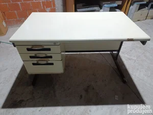 Kancelarijski radni sto masivni