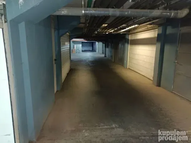 Centar,garaža,31m2