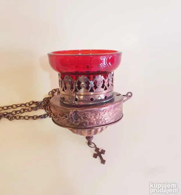 Visece kandilo dezen cipka
