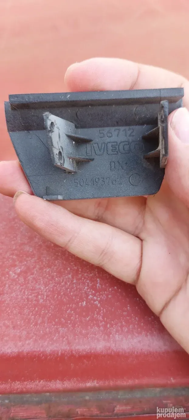 Iveco Stralis poklopac branika