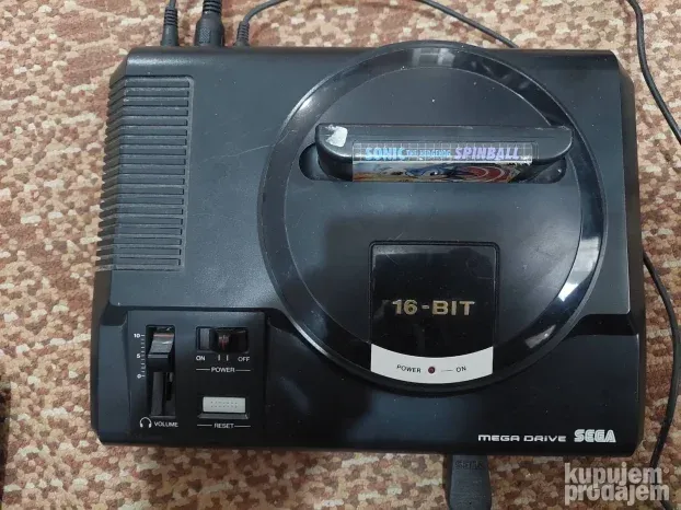 Original Sega mega drive 16-bit ,kompletna  +igrica Sonic