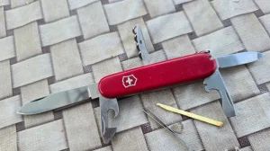 VICTORINOX - švajcarski sklopivi nožić 91mm.