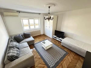 Vasina, Trg Republike, 2.5 dvoiposoban, 50 m²