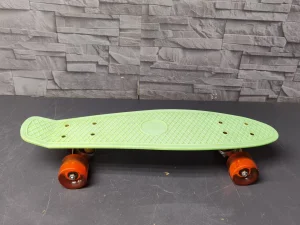 Pennyboard zeleni sa svetlecim tockicicma 55cm