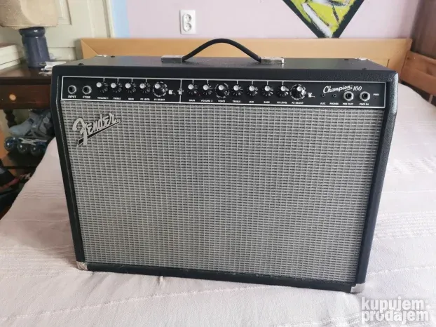 Fender champion 100 gitarsko pojačalo