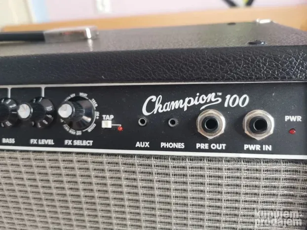 Fender champion 100 gitarsko pojačalo