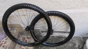 Specialized 29 napred qr nazad 148mm