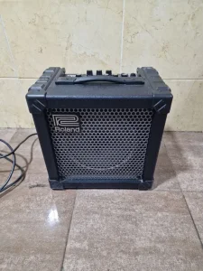 Roland Cube 15 pojacalo