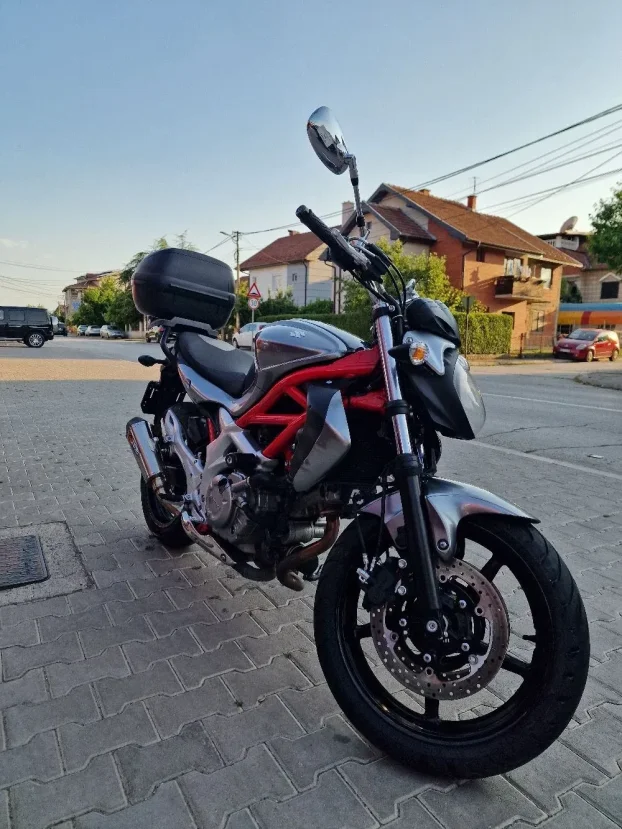 Suzuki SFV 650 - Gladius,A2 Kat.UVOZ ŠVAJCARSKA
