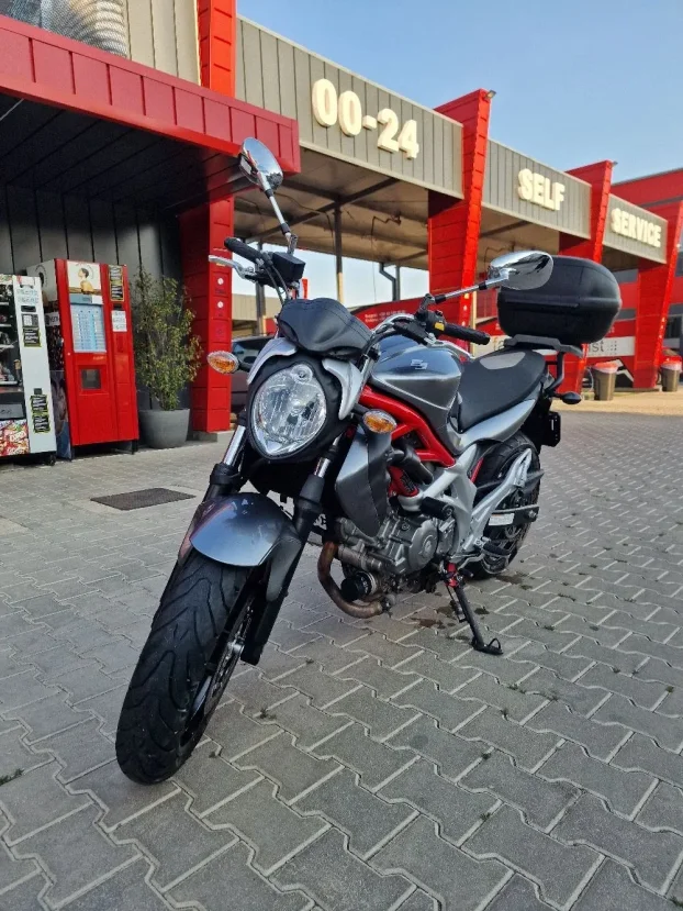 Suzuki SFV 650 - Gladius,A2 Kat.UVOZ ŠVAJCARSKA