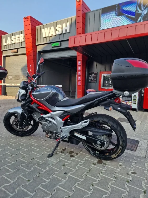 Suzuki SFV 650 - Gladius,A2 Kat.UVOZ ŠVAJCARSKA
