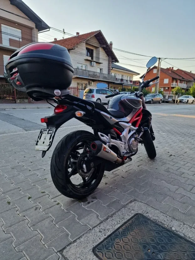 Suzuki SFV 650 - Gladius,A2 Kat.UVOZ ŠVAJCARSKA