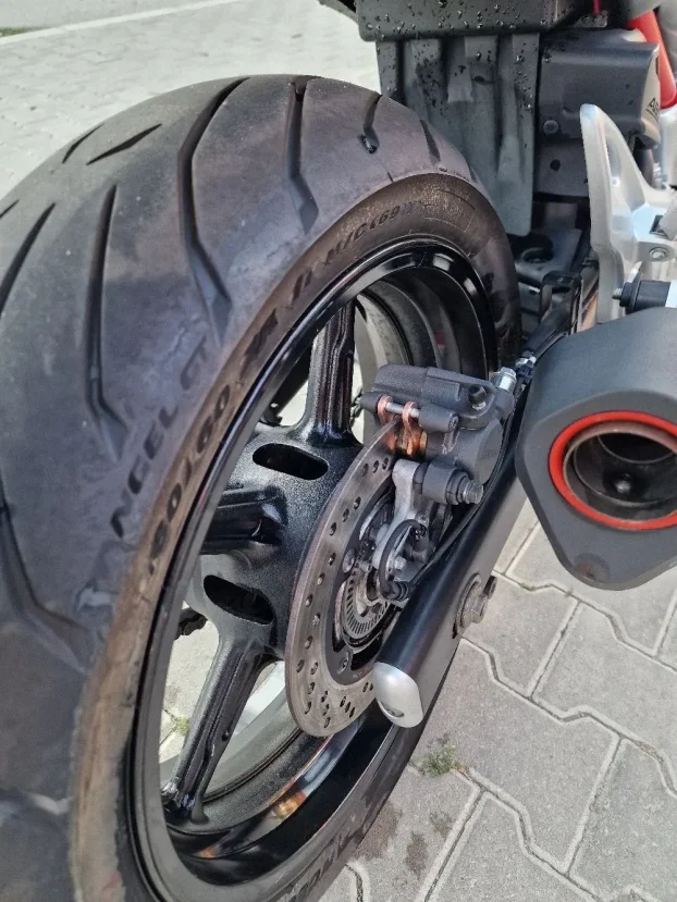 Suzuki SFV 650 - Gladius,A2 Kat.UVOZ ŠVAJCARSKA