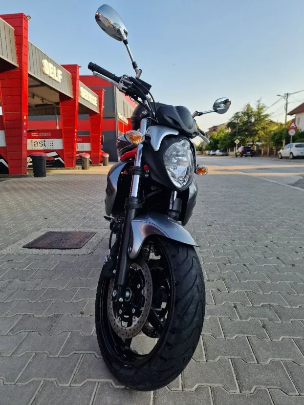 Suzuki SFV 650 - Gladius,A2 Kat.UVOZ ŠVAJCARSKA