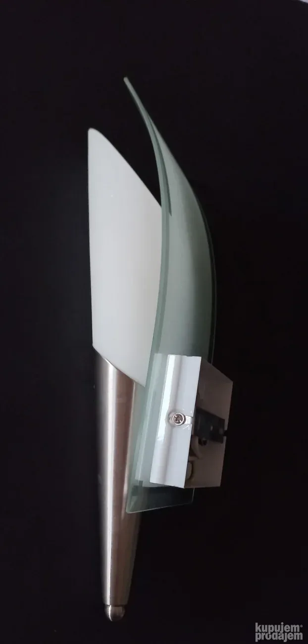Lampa zidna Modernog dizajna br.17, Nekoriscena, Prelepa!
