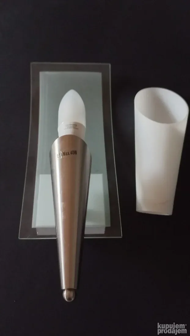 Lampa zidna Modernog dizajna br.17, Nekoriscena, Prelepa!