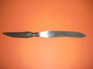 Noz sa drskom od kosti