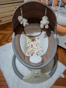 Njihalica plus stvari za bebu