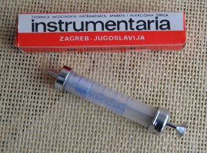 Špric stakleni Instrumentaria Zagreb 5 ml nekorišćen NOS