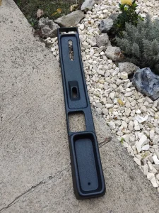 Centralna polica konzola tunela za ficu zastava 750