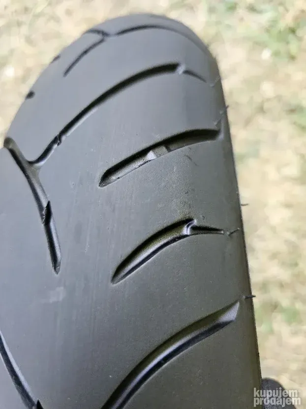 Moto guma dunlop 120/70/15 god 2019