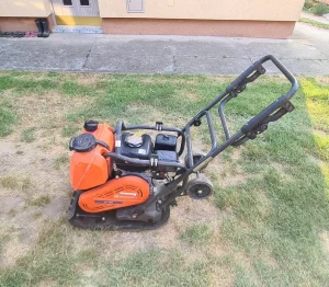 Husqvarna vibro ploča 100kg sa vodom