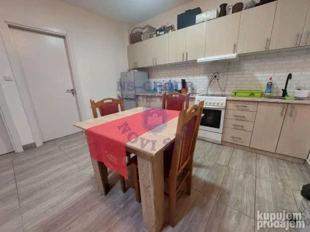 Trosoban 58m2 suteren, Stari Majur