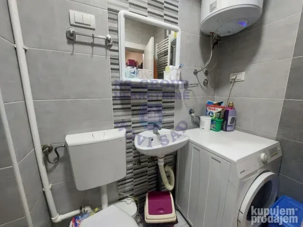 Trosoban 58m2 suteren, Stari Majur