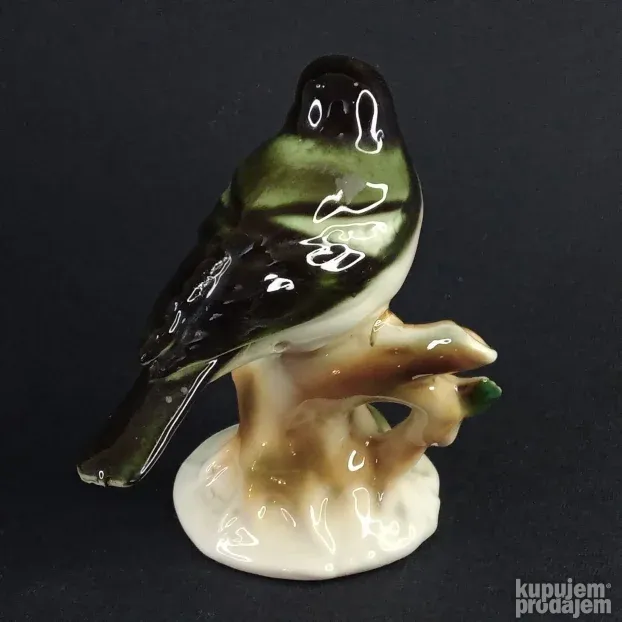 Stara porcelanska figura