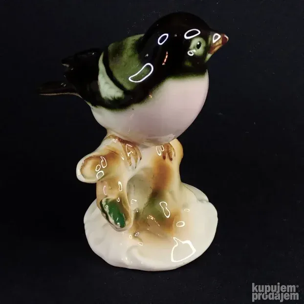Stara porcelanska figura