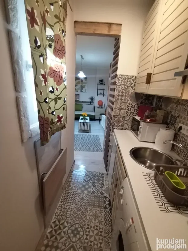 Stan dan Zvezdara Severni B Parking