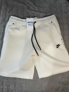 Nike Tech Fleece Beli Sorc M ORIGINAL