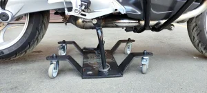 Platforma za pomeranje motocikala po malim prostorima